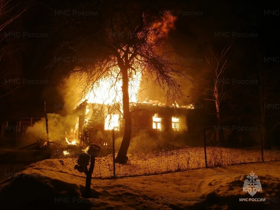 В Мещовском районе сгорел жилой дом
