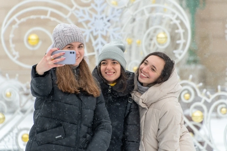 В Казани до 24 декабря новогодняя ярмарка будет открыта с 12:00 до 22:00.