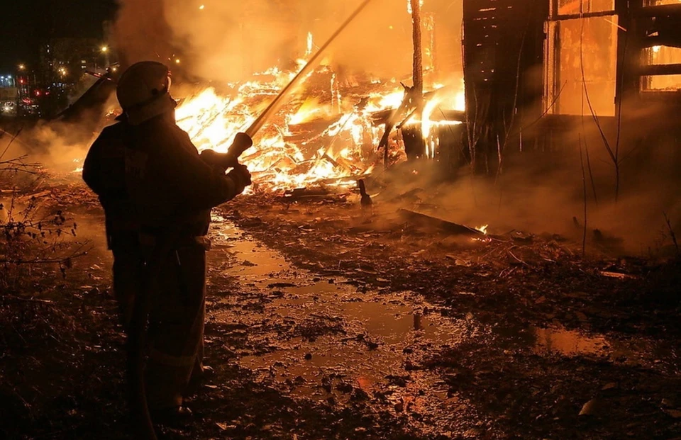 62-летний мужчина погиб в пожаре под Смоленском. Фото: пресс-служба ГУ МЧС по Смоленской области.