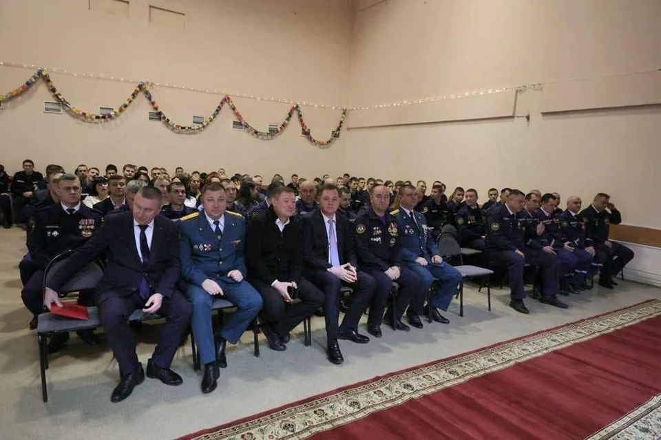 В Таганроге спасателей поздравили с профессиональным праздником. Фото: администрация Таганрога