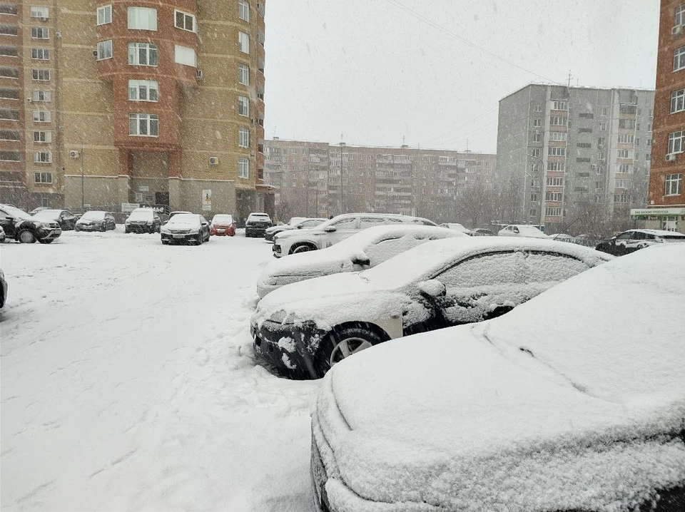 Оренбург 28 декабря накрыл сильный снегопад