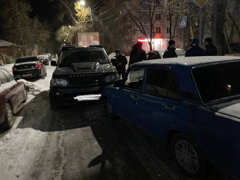 Очевидцы предполагают, что водитель «Рэндж Ровера» был пьян