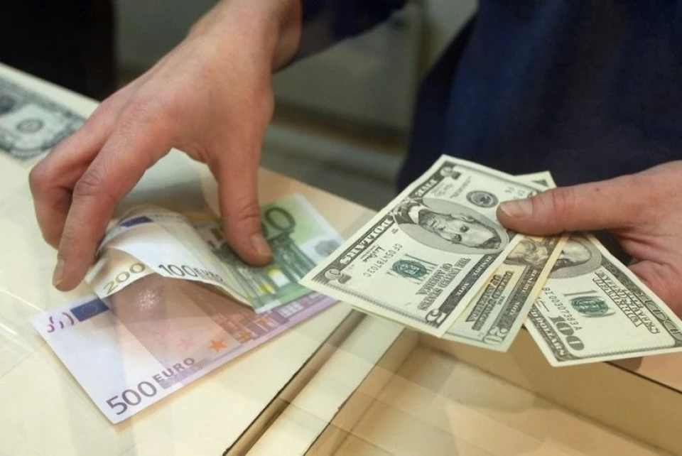 Евро и доллар резко выросли.