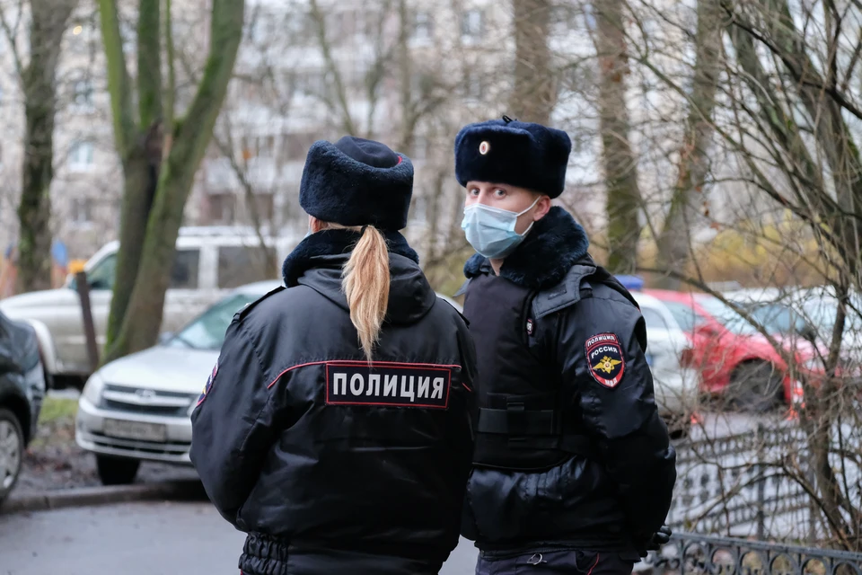 Полицейский в Самаре отбил 19-летнюю девушку у своры агрессивных собак