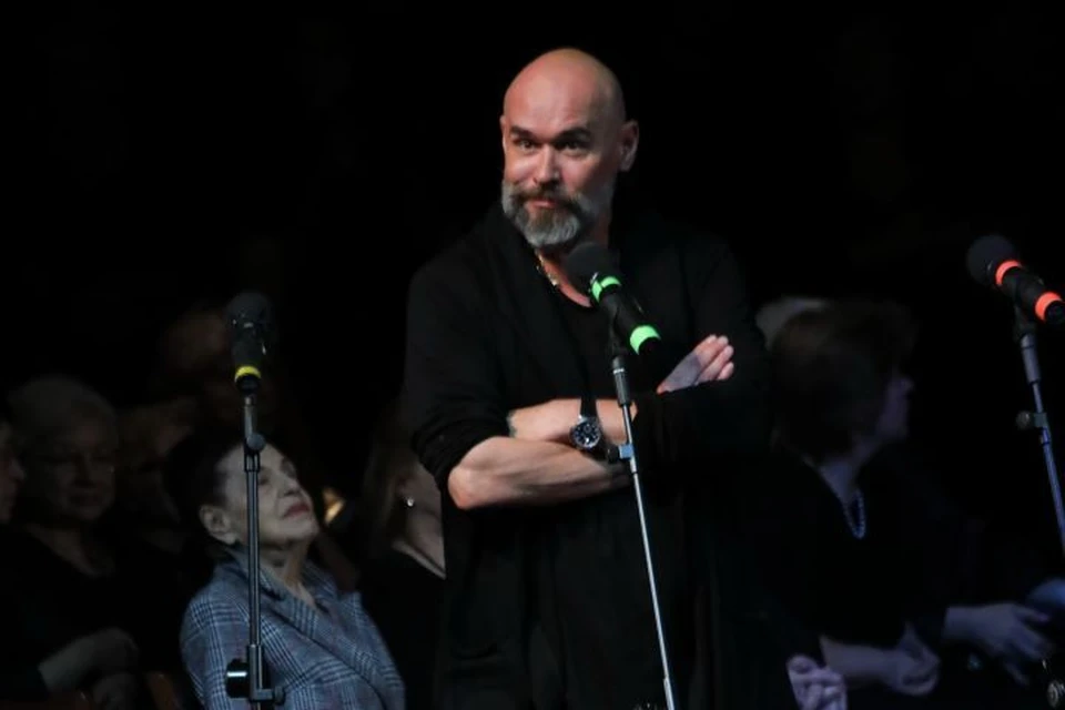 Максим Аверин прочел текст повести Пушкина для сочинских зрителей.