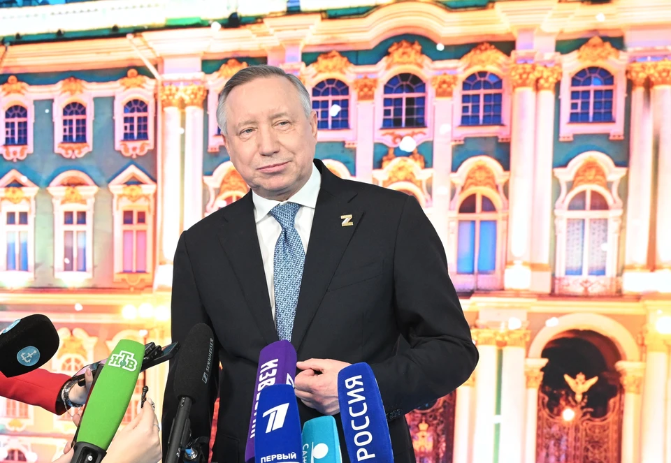 Губернатор Александр Беглов поздравил журналистов с Днем российской печати. Фото: Илья Питалев/Фотохост-агентство РИА Новости
