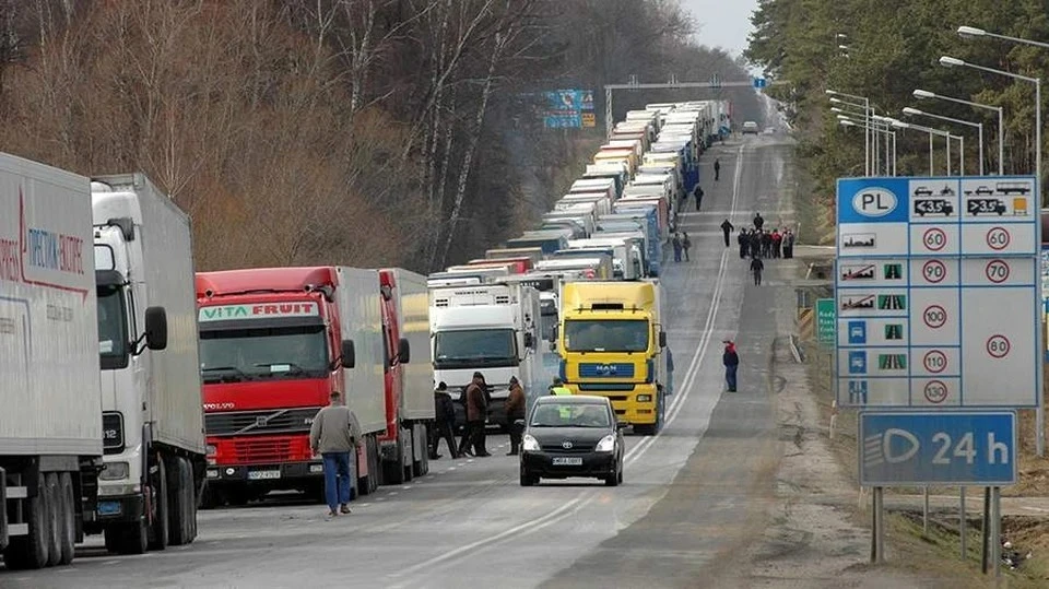 Польские перевозчики приостановят блокаду на границе с Украиной до 1 марта 2024