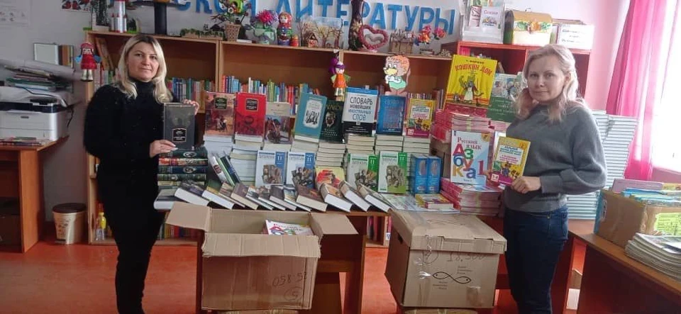 Это не первый раз, когда Русская Гуманитарная Миссия направляет книги на русском языке в школу села Кызыл-Суу
