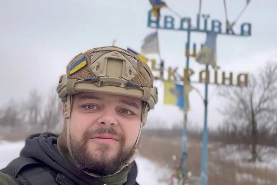 Британский наемник Эйден Аслин, которого чуть не поставили к стенке летом 2022 года по приговору суда ДНР, но потом отпустили для обмена на российских солдат, снова объявился на Украине.