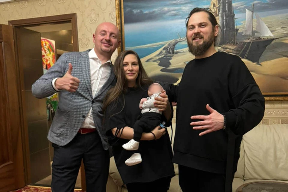 У питерской пары Деппа и Джоли родился сын Пиар. Фото: Из архива семьи Деппов