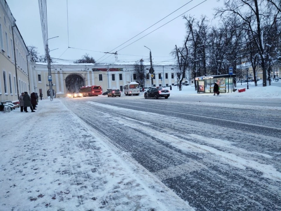 Из-за снегопада в Калуге задерживается общественный транспорт