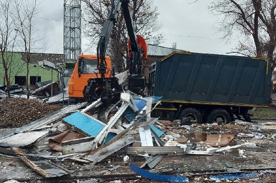 Отходы от объектов сноса и нового строительства собирают на полигоне, где затем перерабатывают в щебень. Фото: Администрация города Мариуполя