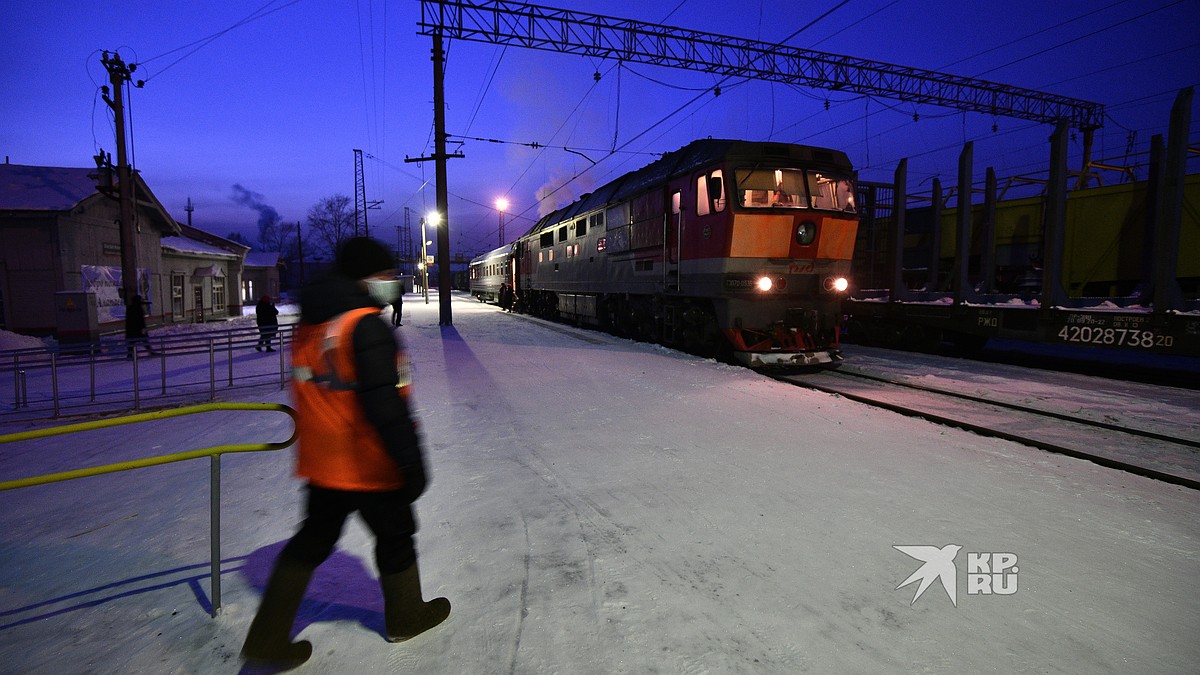 Шли по путям полкилометра»: пассажир, высаженный по ошибке в лесу Пермского  края, рассказал, как добирался домой - KP.RU