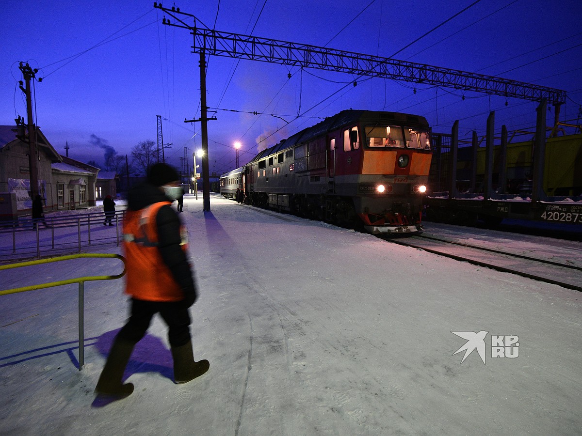 Шли по путям полкилометра»: пассажир, высаженный по ошибке в лесу Пермского  края, рассказал, как добирался домой - KP.RU