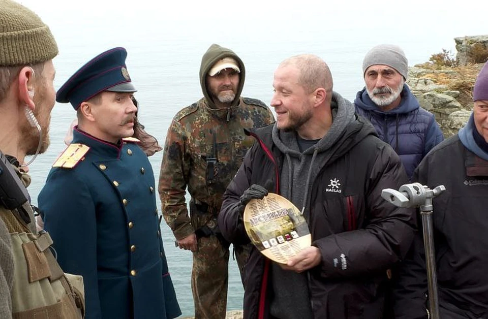 Капризная погода не помешала съемкам на острове Русский. Фото: правительство Приморского края