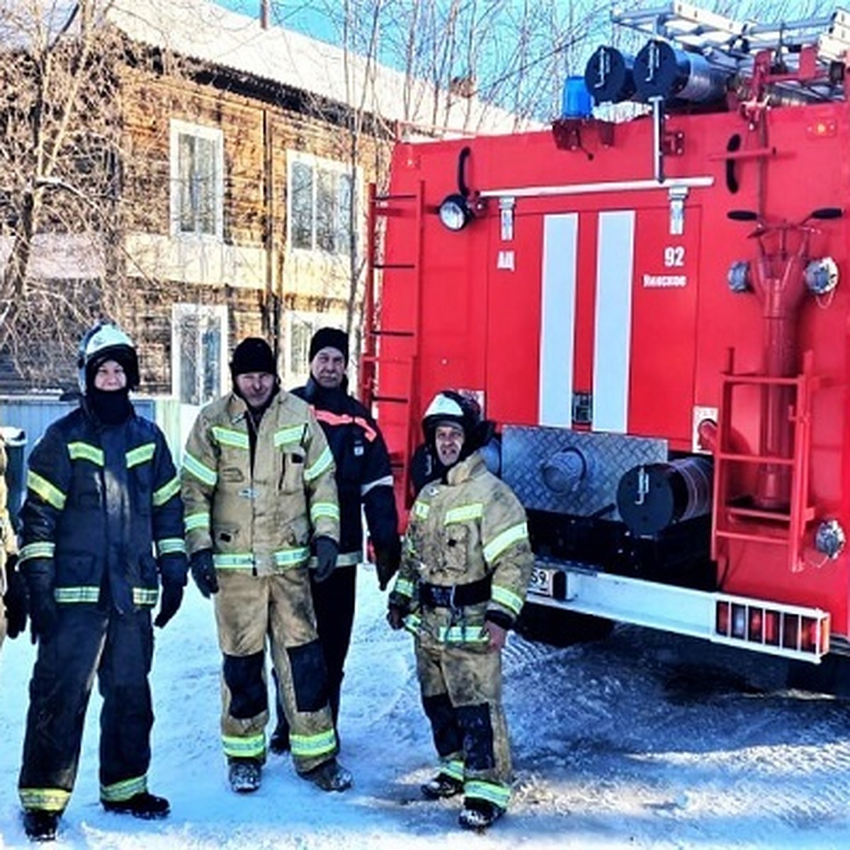 В Прикамье 14-летняя девочка спасла на пожаре пятерых братьев и сестер -  KP.RU