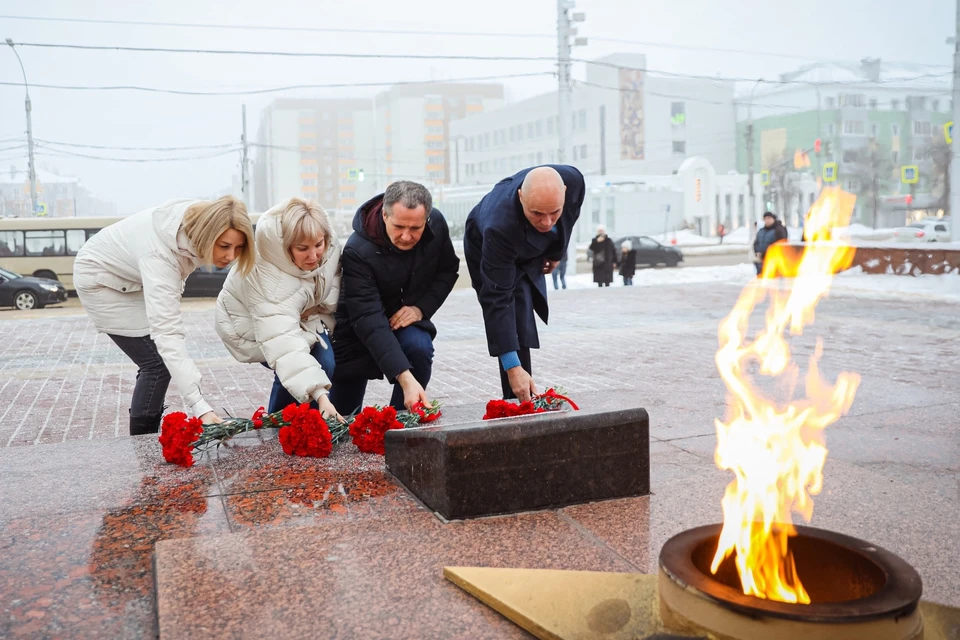 Губернаторы Липецкой и Белгородской областей почтили память погибших минутой молчания