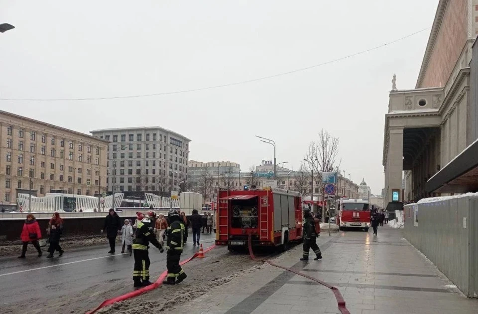 По факту пожара в Театре сатиры организовали доследственную проверку