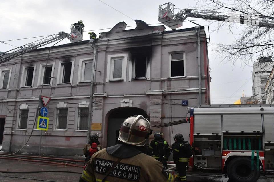 В Москве горит здание Музея пожарной охраны