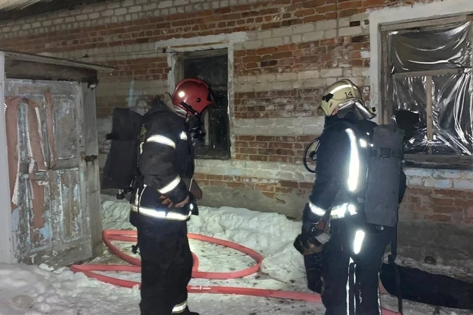 Мужчина погиб в горящем жилом доме во время ночного пожара под Липецком