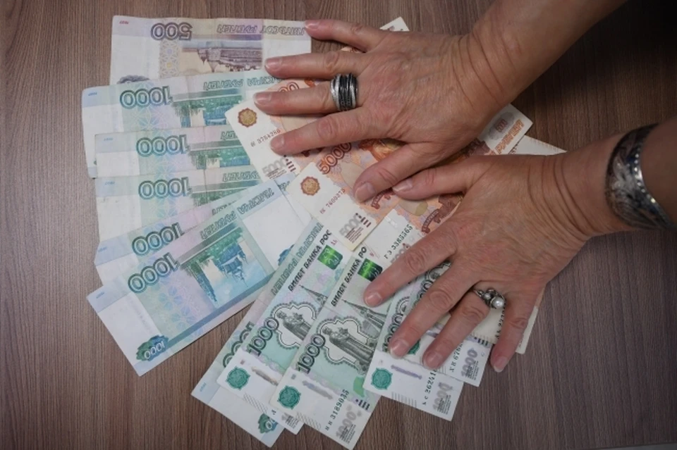 Мошенники не отставали неделю: лжеброкеры развели жительницу Братска на 4,5 млн рублей