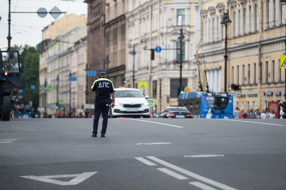 Уголовные дела возбудили за подделку прав на пятерых водителей в Петербурге.