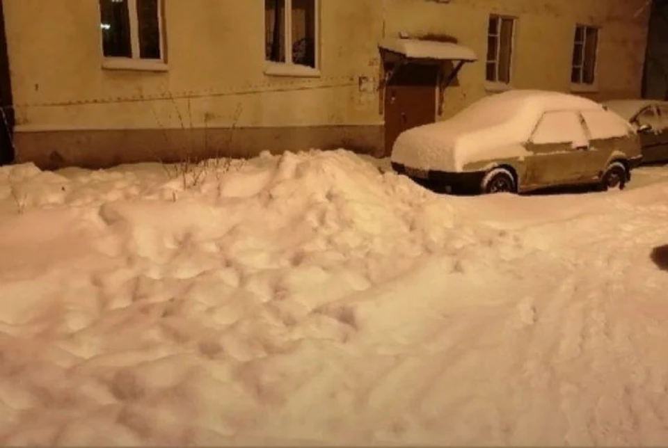В Январе ярославцы часто жаловались на дворы и дороги, заваленные снегом.
