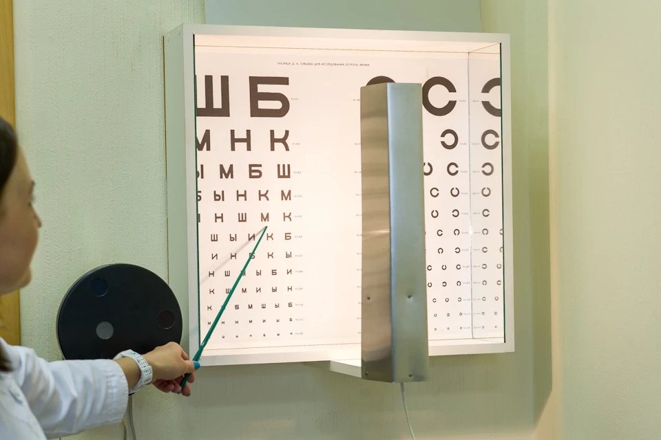 Офтальмолог из Мордовии осмотрел более 600 жителей Каланчакского района