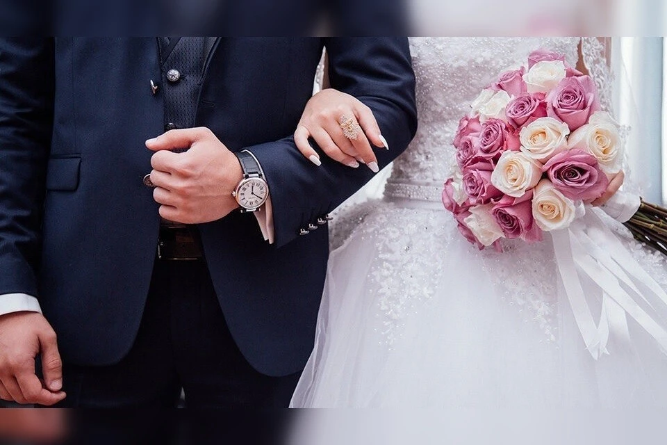 Невеста потребовала от гостей по 100 тысяч рублей за присутствие на свадьбе