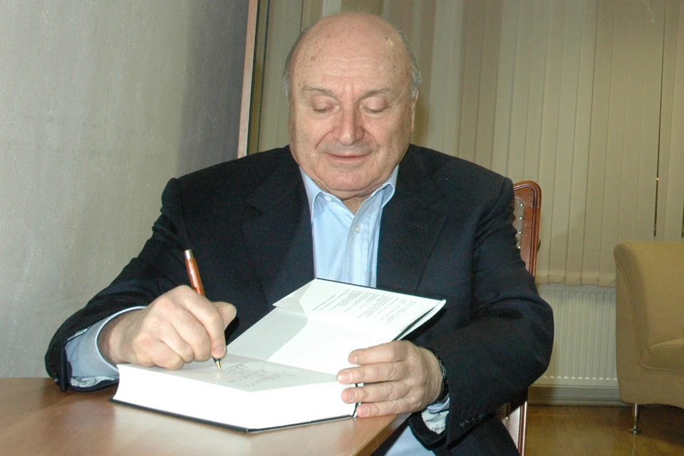 Михаил Жванецкий ушел из жизни 6 ноября 2020 года