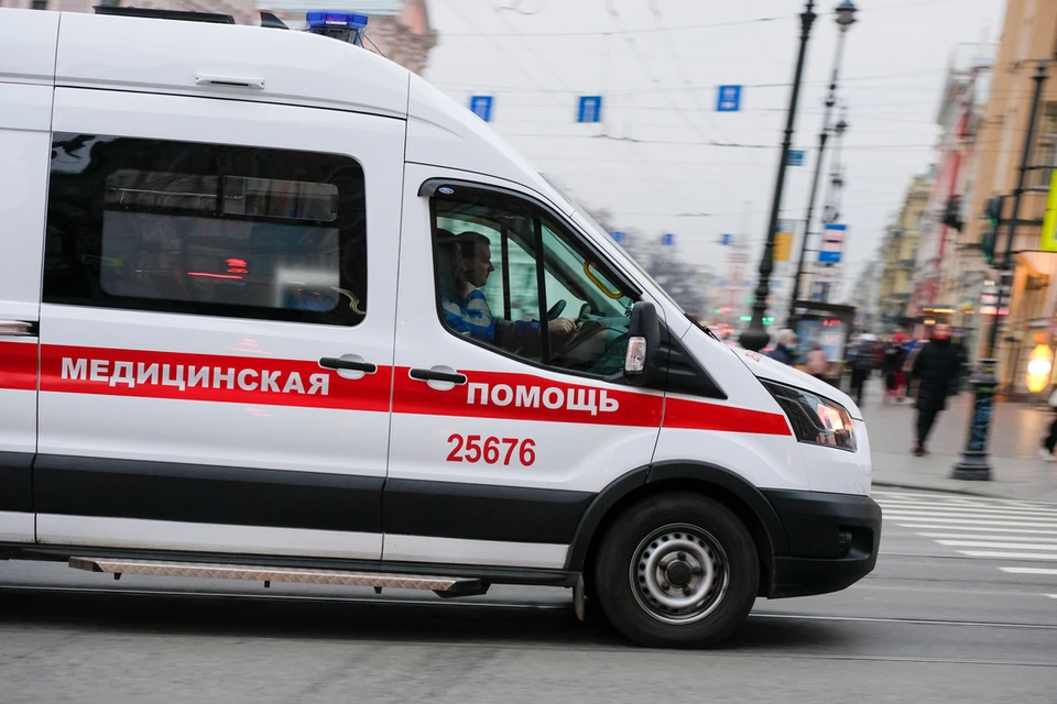 14-летняя петербурженка попала в реанимацию из-за отравления алкоголем.