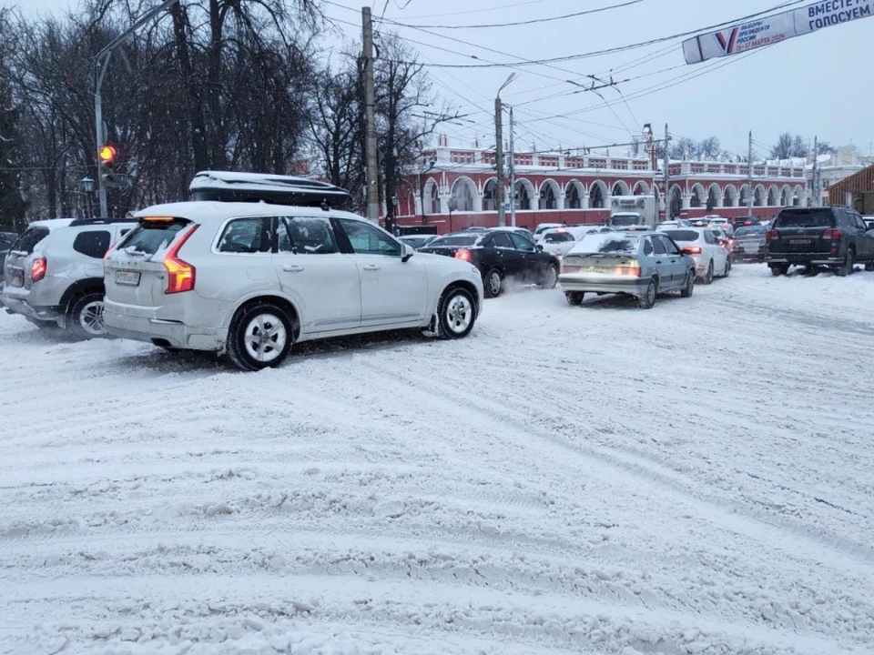 В городе образовалось много пробок