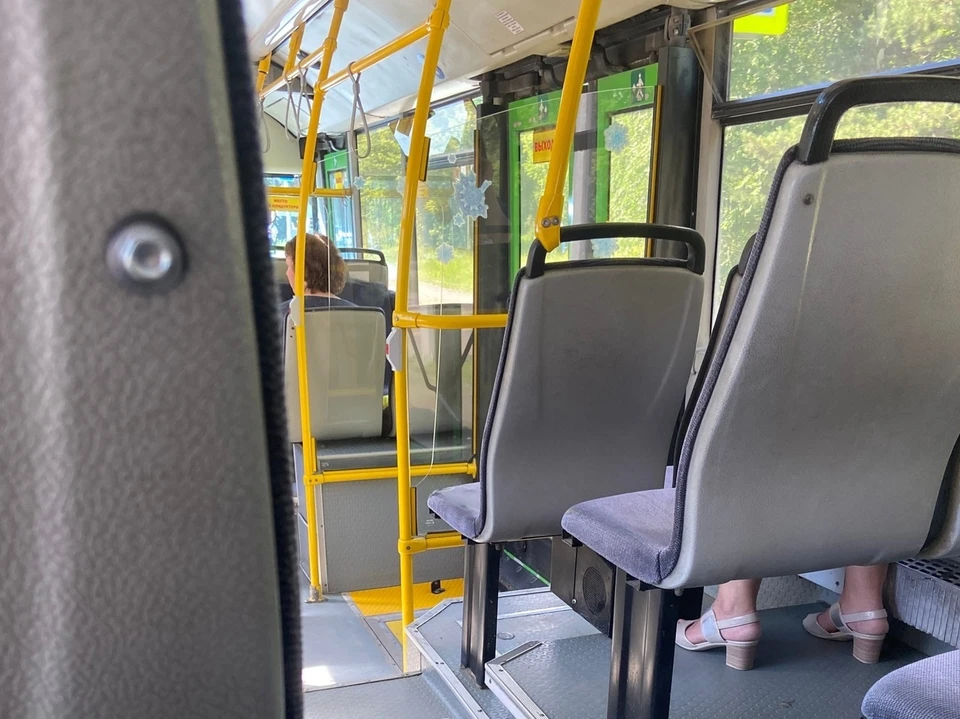 В Нижневартовске водитель автобуса высадил школьника из автобуса