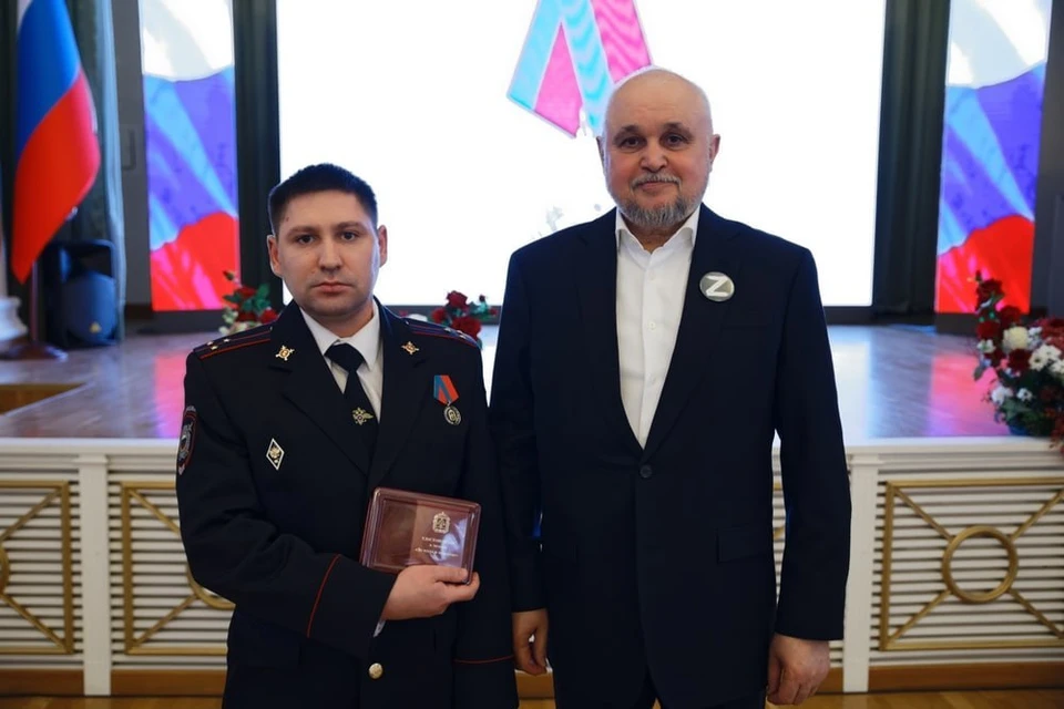 Сергей Цивилев вручил областные медали нашим военным и полицейским в преддверии Дня Защитника Отечества.