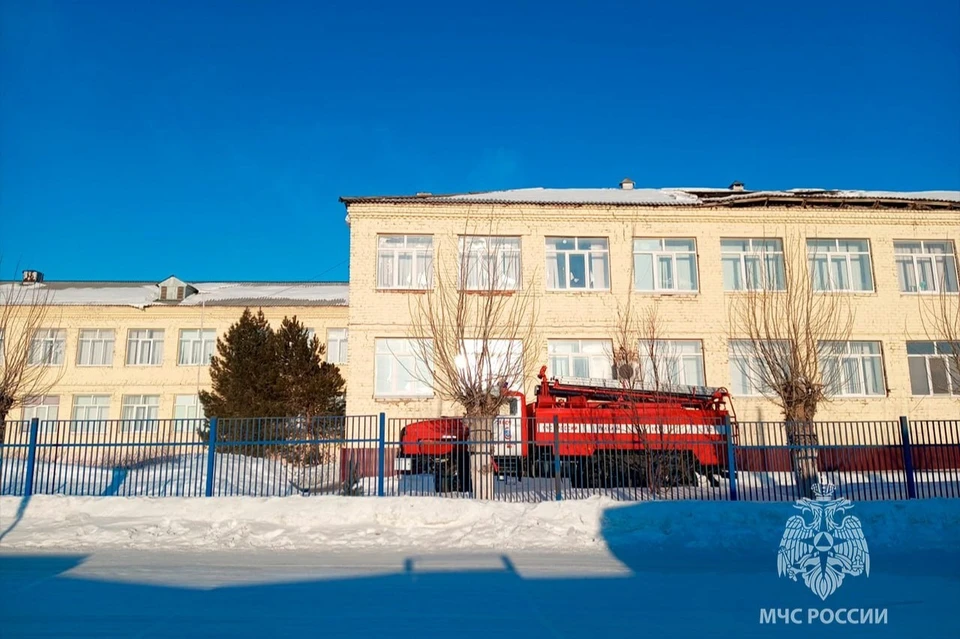 22 февраля, в 08:30, частично обрушилась крыша средней общеобразовательной школы в селе Кваркено Кваркенского района Оренбургской области