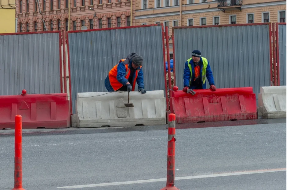 Водоканал обновит трубы водоснабжения на Васильевском острове.