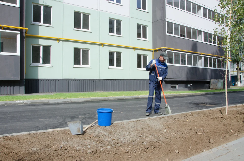 Дворники являются самыми дефицитными работниками в Волгоградской области