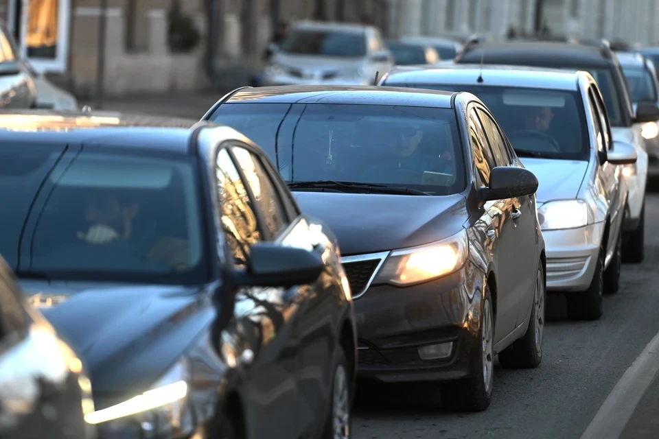 Движение на Просторной улице в Москве восстановили после прорыва теплотрассы