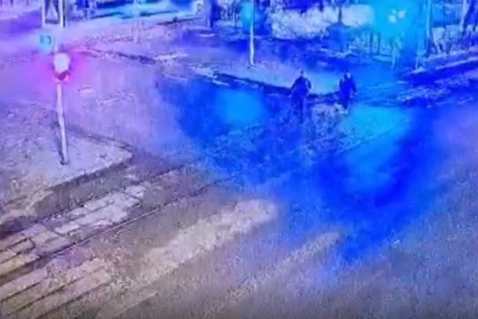 Кадр, снятый камерой наблюдения за мгновение до аварии Фото: t.me/gibddekb96
