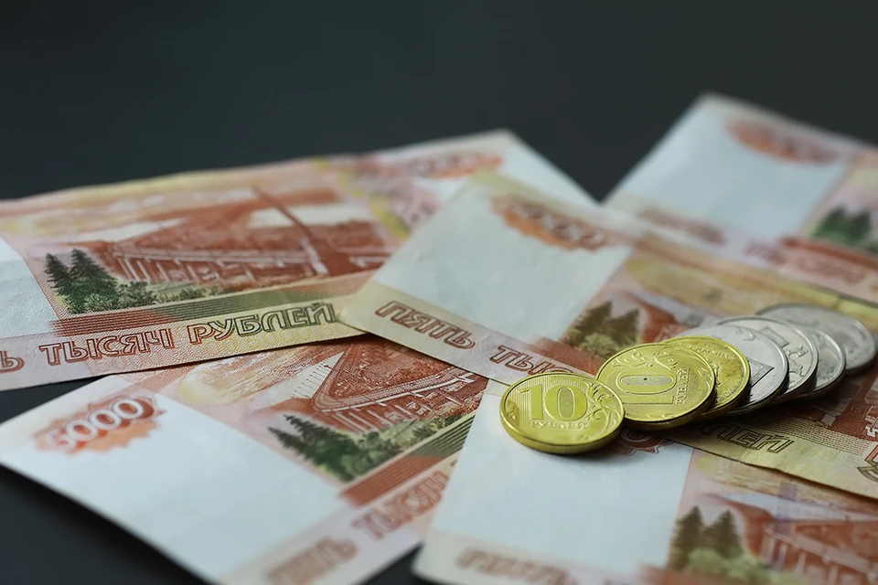 Банк Уралсиб приступил к выплате возмещения клиентам Киви Банка. Фото: freepik.com.