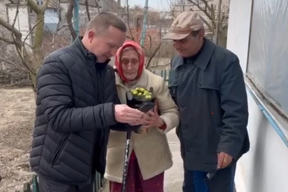 Нелля Иванова была очень рада и тронута Фото: скриншот ТГ-канала Павла Филипчука