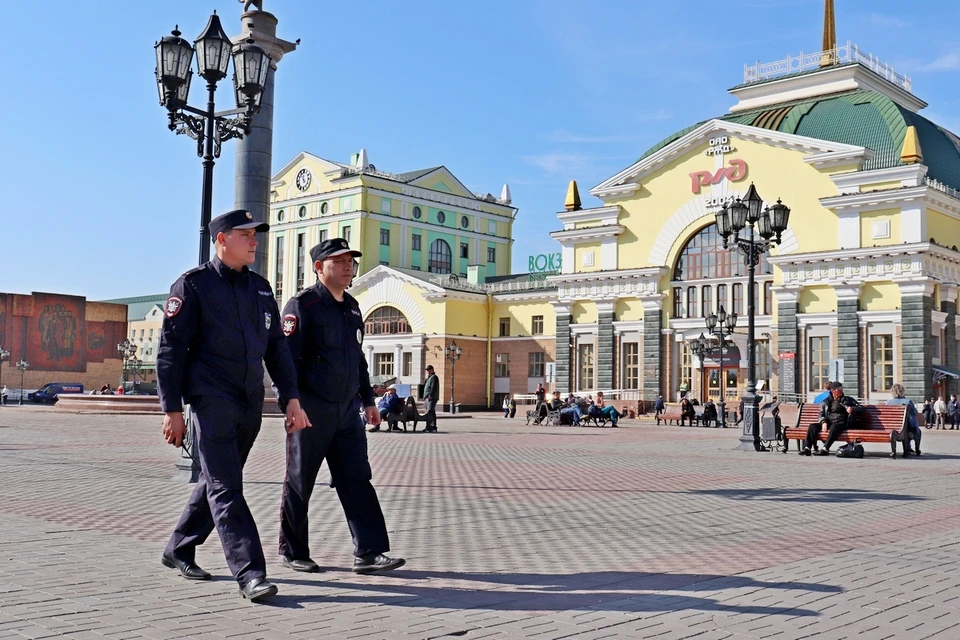 В чем заключается работа линейной полиции и почему ее уважают пассажиры. Фото: Сибирское линейное управление МВД России