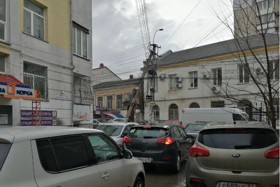 В Симферополе узкие улицы.