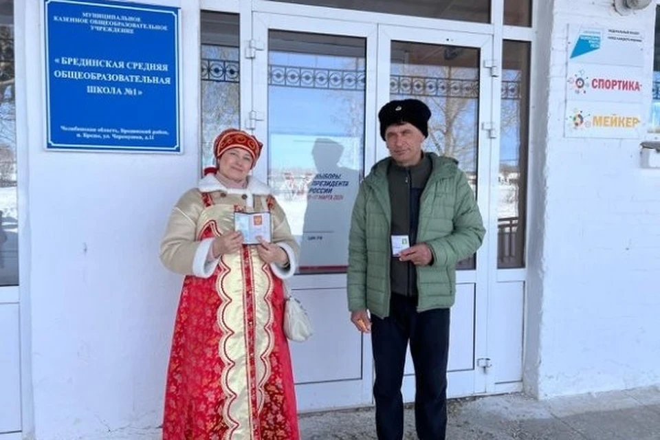 Избиратели на Южном Урале не стесняются показать свои необычные наряды. Фото: газета «Сельские новости»