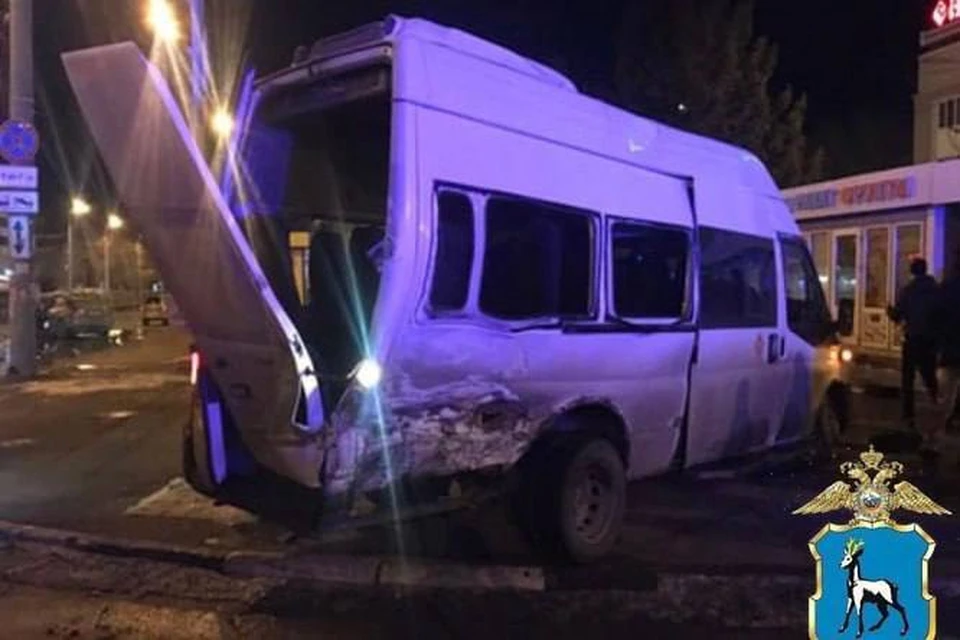 Водитель микроавтобуса не пропустил на нерегулируемом перекрестке легковушку