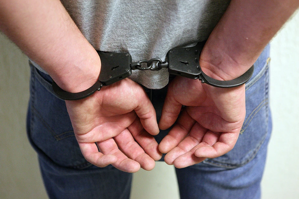 32-летнему минчанину грозит до 7 лет лишения свободы за хулиганство и наезд на сотрудника милиции.