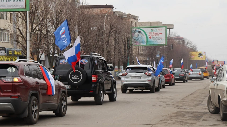 В Луганске состоялся автопробег в честь победы Владимира Путина на выборах президента России