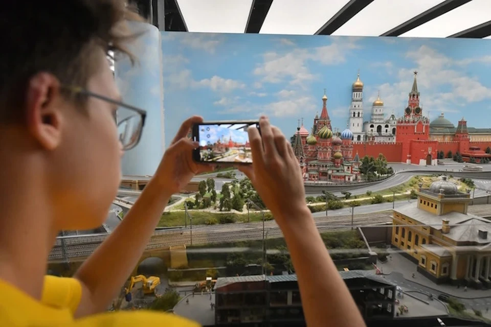 Воспользоваться картой можно при входе во многие учреждения культуры России