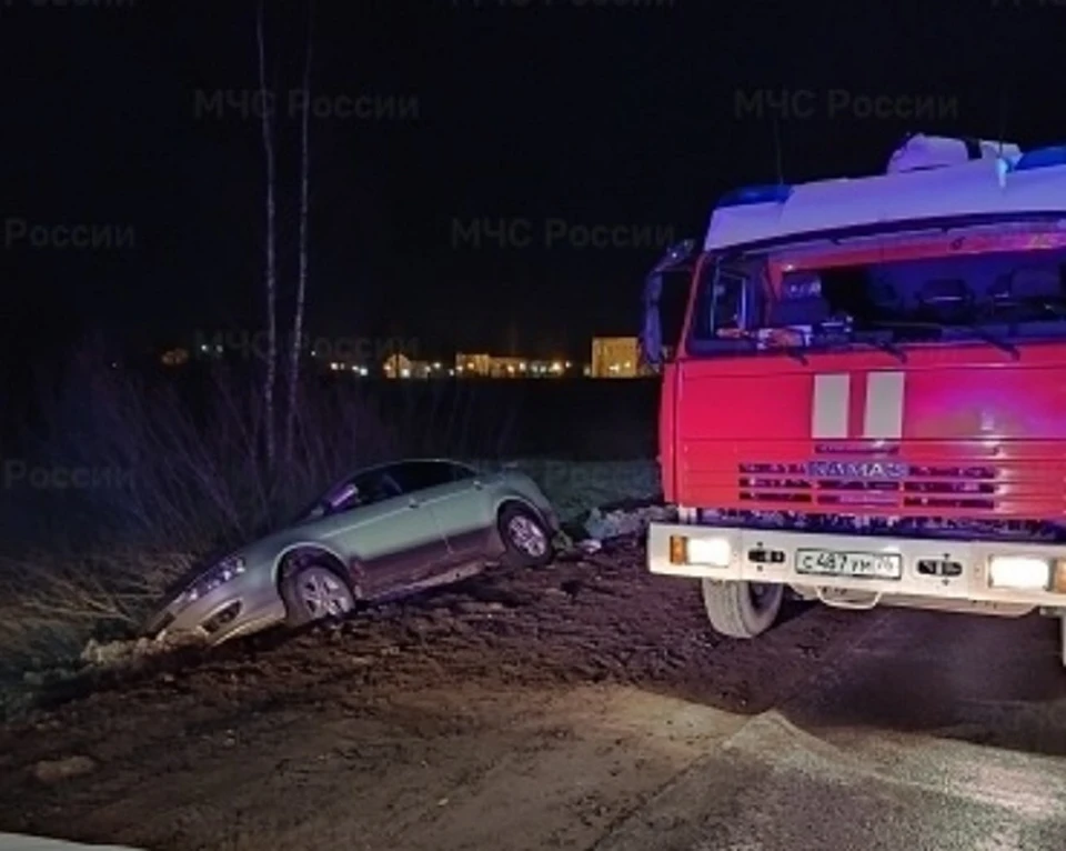 В Рыбинске водитель слетел в кювет и скрылся с места ДТП Фото: ГУ МЧС по ЯО