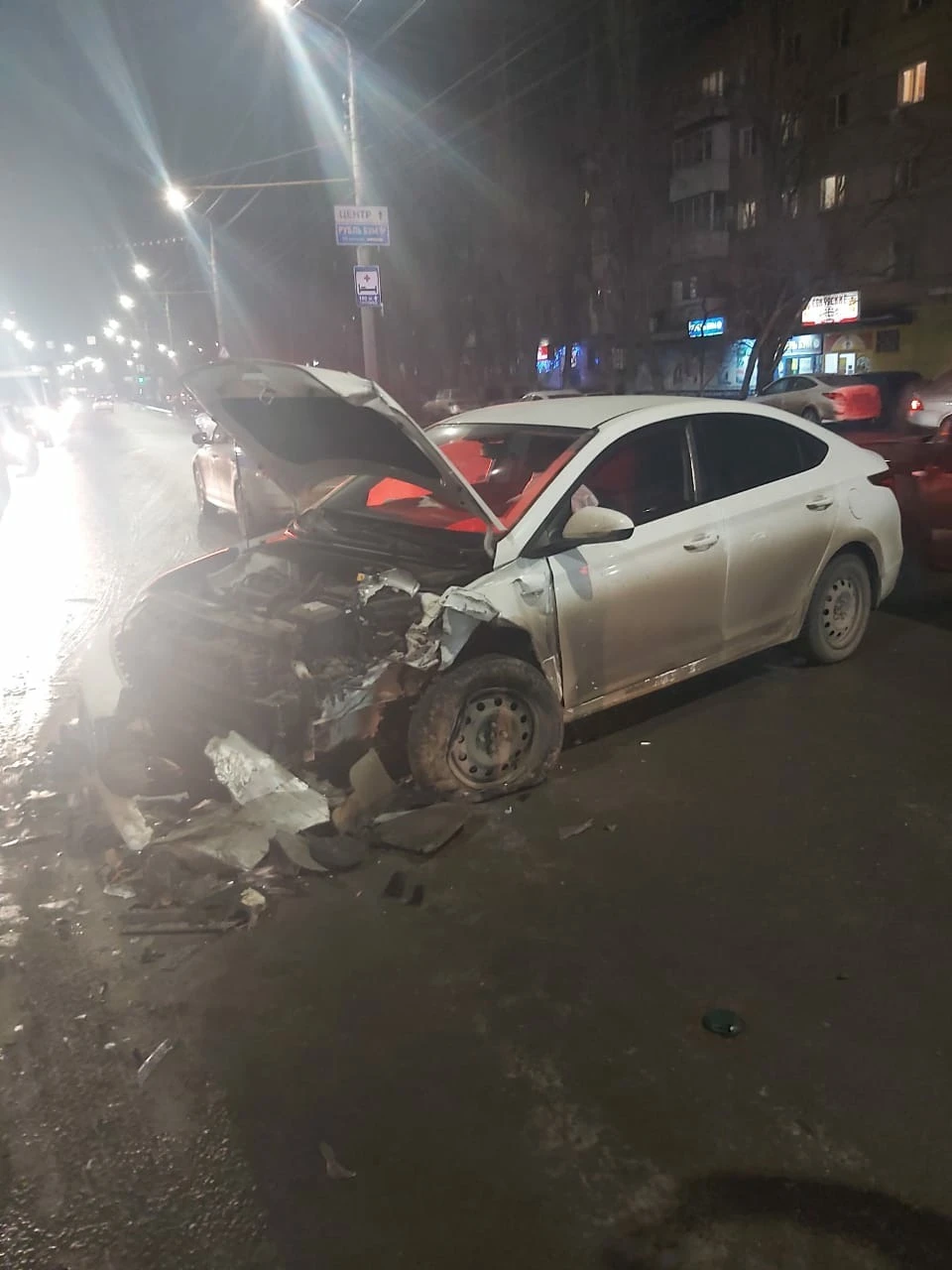 Фото: В Саратове водитель «Хендай» попал в больницу в результате выезда на «встречку»